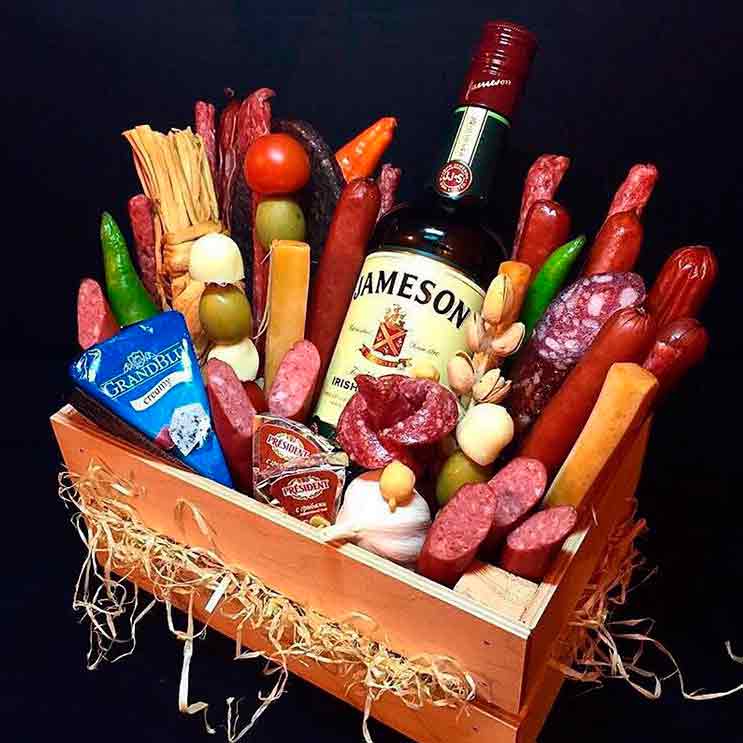 Мужской фудбукет из колбас