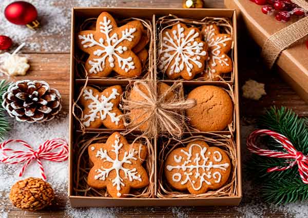 Имбирное печенье в крафтовой коробке Имбирное печенье в крафтовой коробке