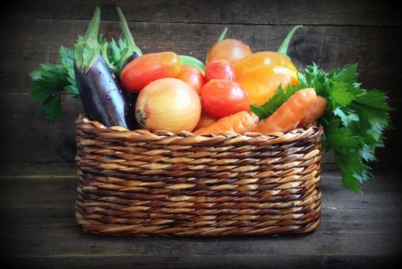 Плетёная корзина для фруктов