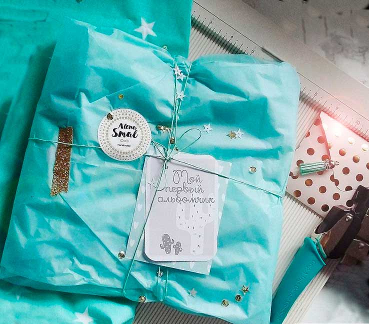 Подарок в бирюзовой тишью