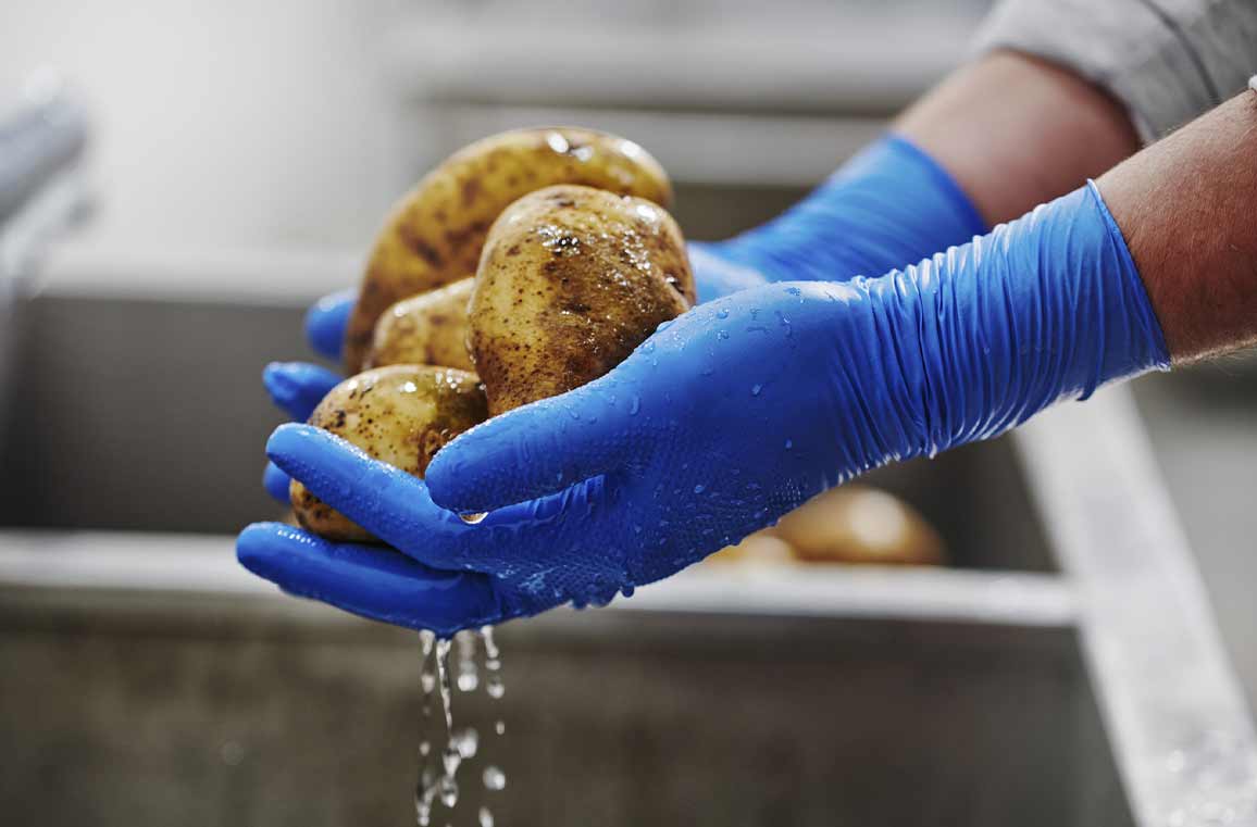 Применение особопрочных перчаток на кухне Применение особопрочных перчаток на кухне