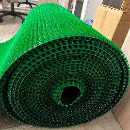 Дорожка щетина на ПВХ основе 0,9*15м зеленая