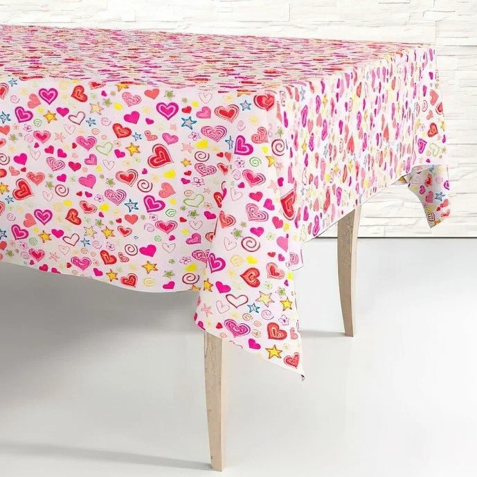 Скатерть одноразовая 120*180см Сердечки