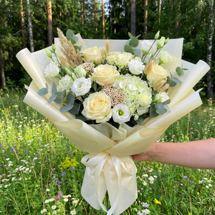 Пленка в рулоне Жемчужина кремовая размер 58см*10м 65мкм