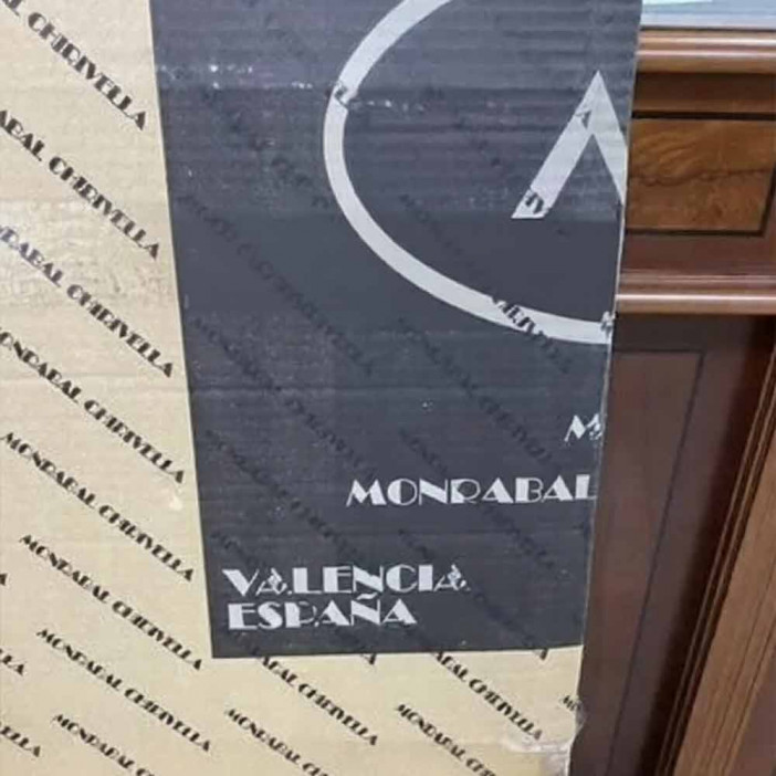 Зеркало дизайнерское Monrabal Chirivella Испания 80*150см