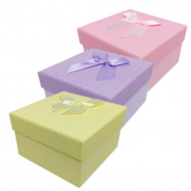 Коробка квадрат однотонная с бантом размер 9*9*5см