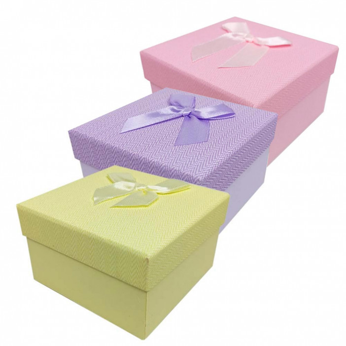 Коробка квадрат однотонная с бантом размер 9*9*5см