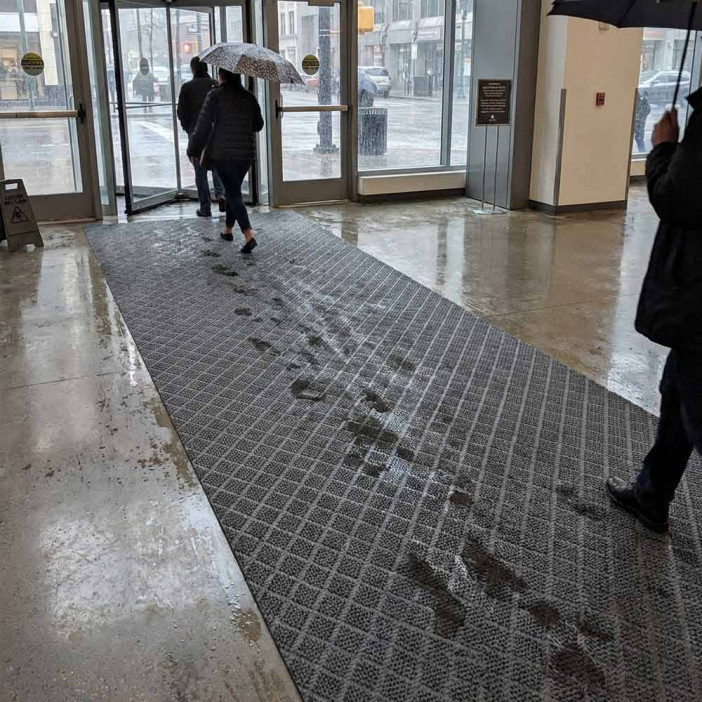 Дорожка щетина на ПВХ основе Ромб 0,9*15м мокрый асфальт