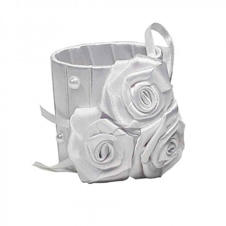 Кольцо на салфетку с розами белое размер d-5 см