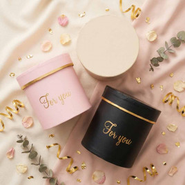 Коробка цилиндр мини с золотой надписью размер 8*8см