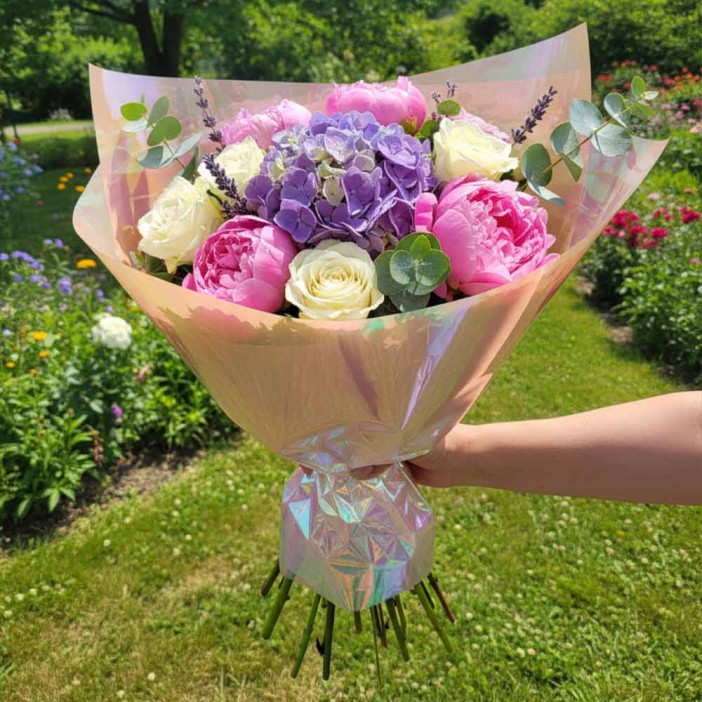 Пленка в рулоне с кремовым переливом размер 58см*10м 65мкмм