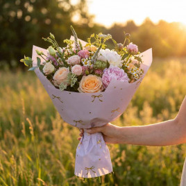 Пленка в рулоне матовая Бантики сиреневая размер 58см*10м 65мкм