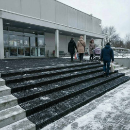 Дорожка щетина на ПВХ основе 0,9*15м черная