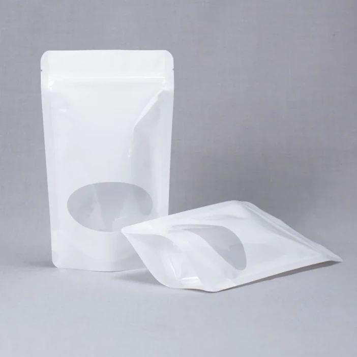 Дой-пак белый с овальным окном с замком zip-lock 135*225мм (40+40) уп 10шт